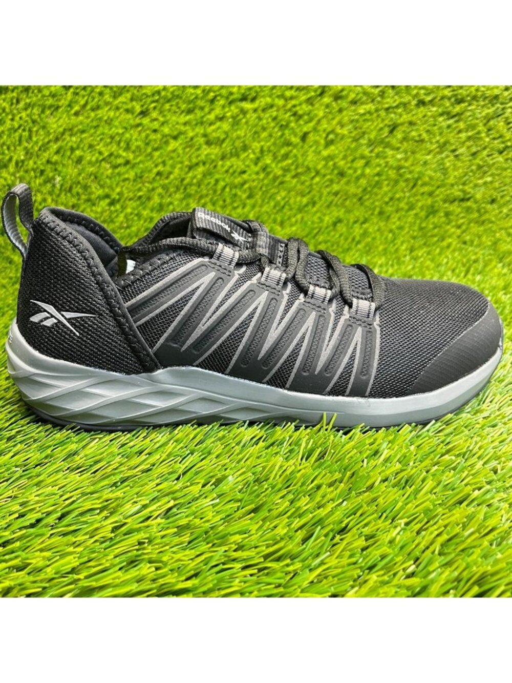 Reebok Astroride Womens Size 7M Black Gray Composite Toe‎ Work Shoes Sneakers